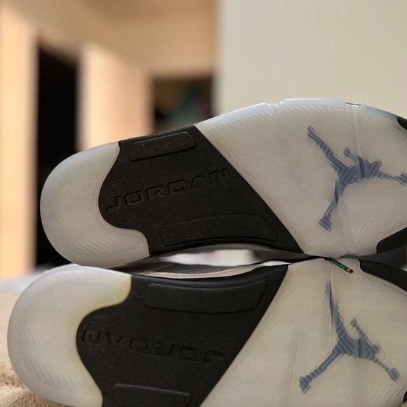 Retro 5 with black lotus laces - Picture 4 of 5